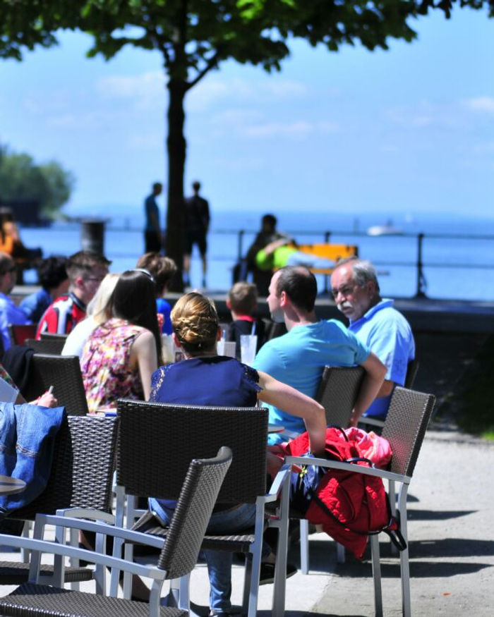Eis für den Spaziergang an der Promenade